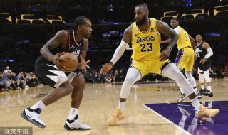 球踏向更高 球踏向更高