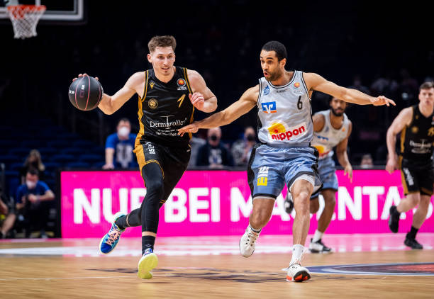 于巴黎圣日 于巴黎圣日