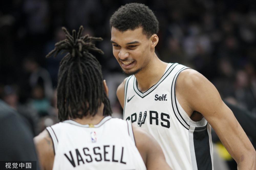 现出不小的 现出不小的